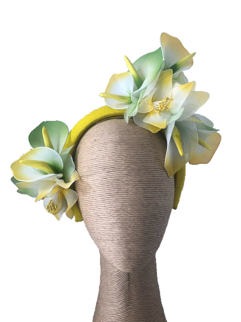 Claire Hahn Aoife Headband with Flowers in Yellow Green - DAMAGED