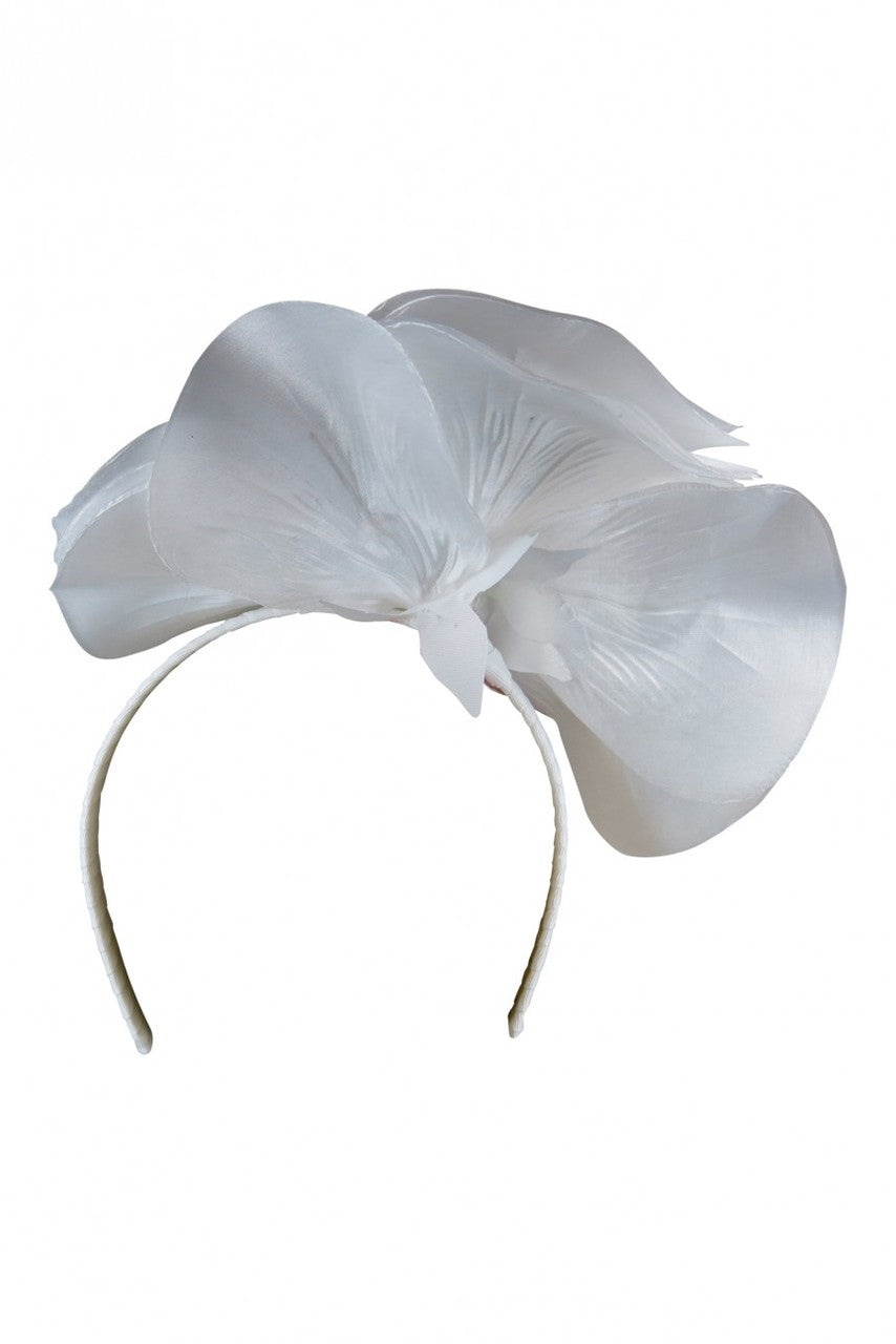 Morgan & Taylor Chantelle Flower Fascinator in White